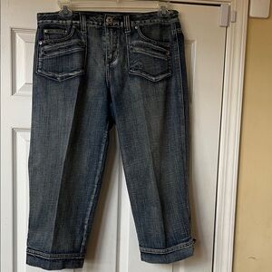 Stylish Blue Cropped Jeans for Women